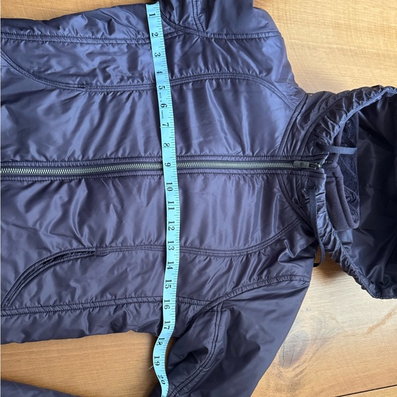 Lululemon Scuba Hoodie Glyde Jacket Boysenberry Size 4 PrimaLoft - Picture 8 of 9